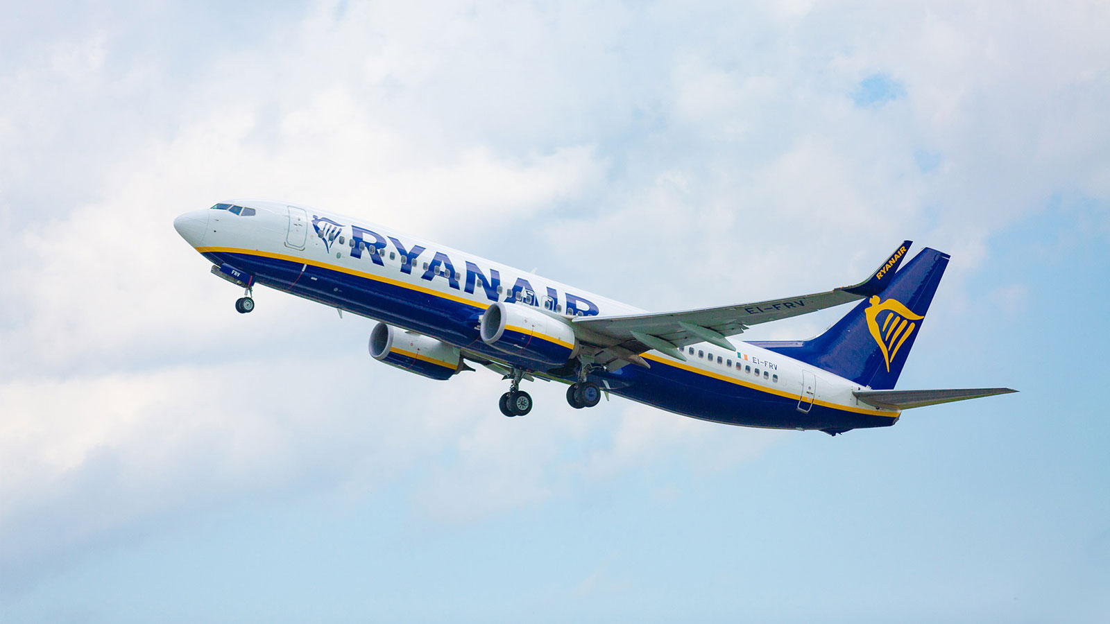 Ryanair-737-800